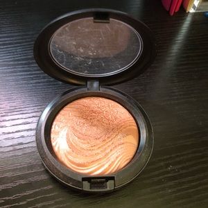 MAC cosmetics blush highlight